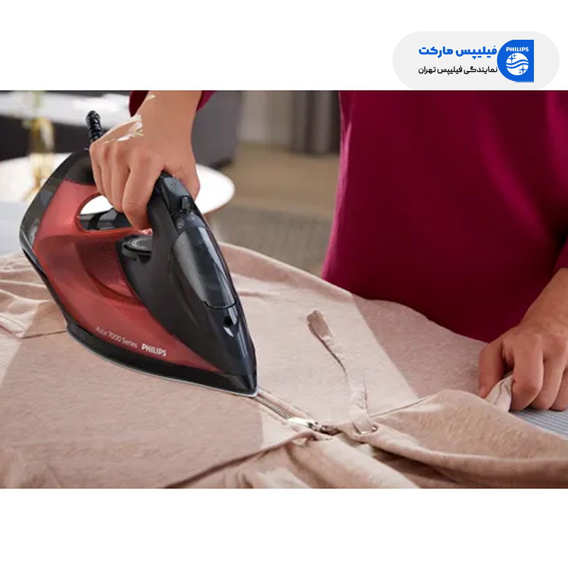 صاف کردن چروک لباس ها با اتو بخار فیلیپس مدل DST7022